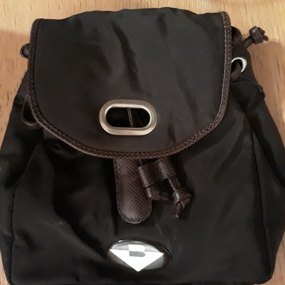 Bottega Veneta Price drop!Must go! Gorgeous BOTTEGA VENETA brown mini knapsack..